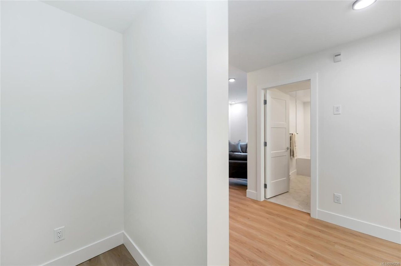101 C-1224 Richardson St, Victoria