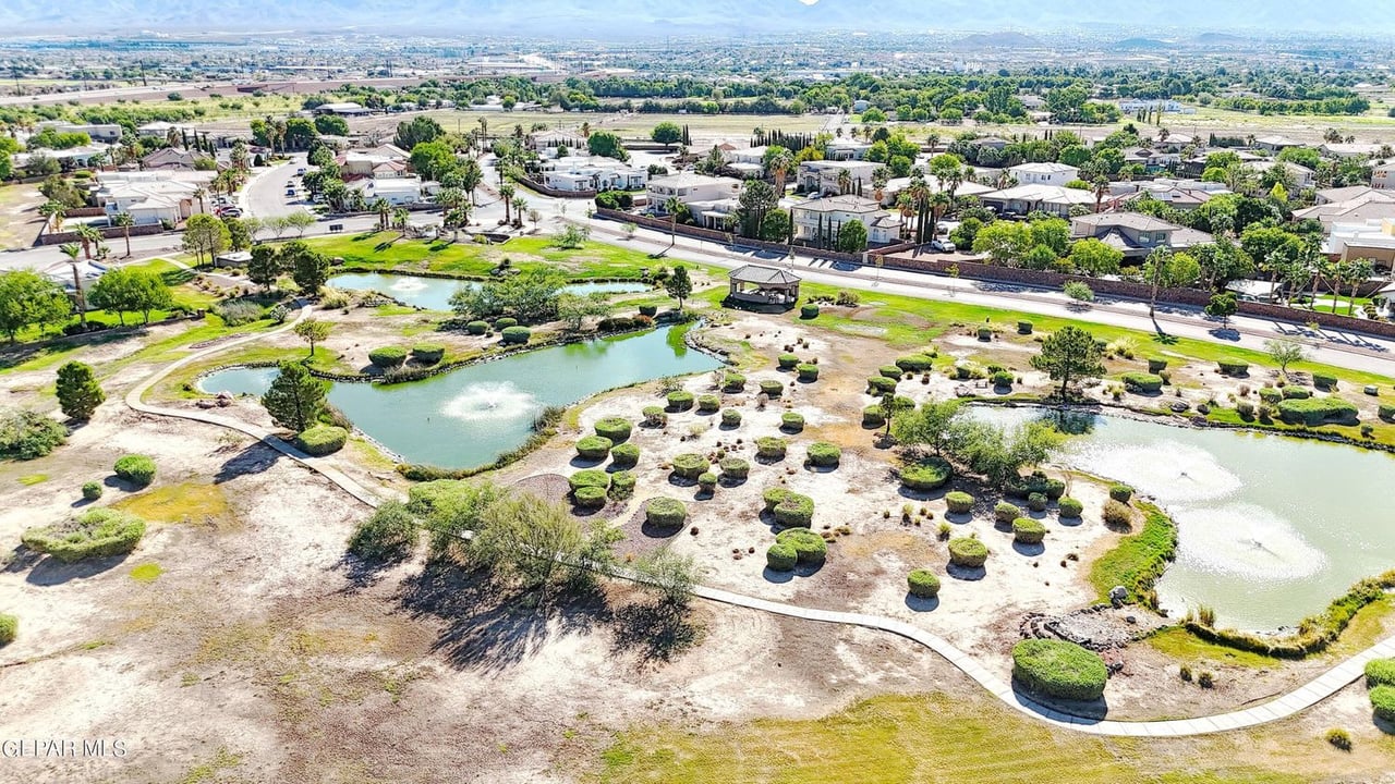 6065 Via De Los Arboles