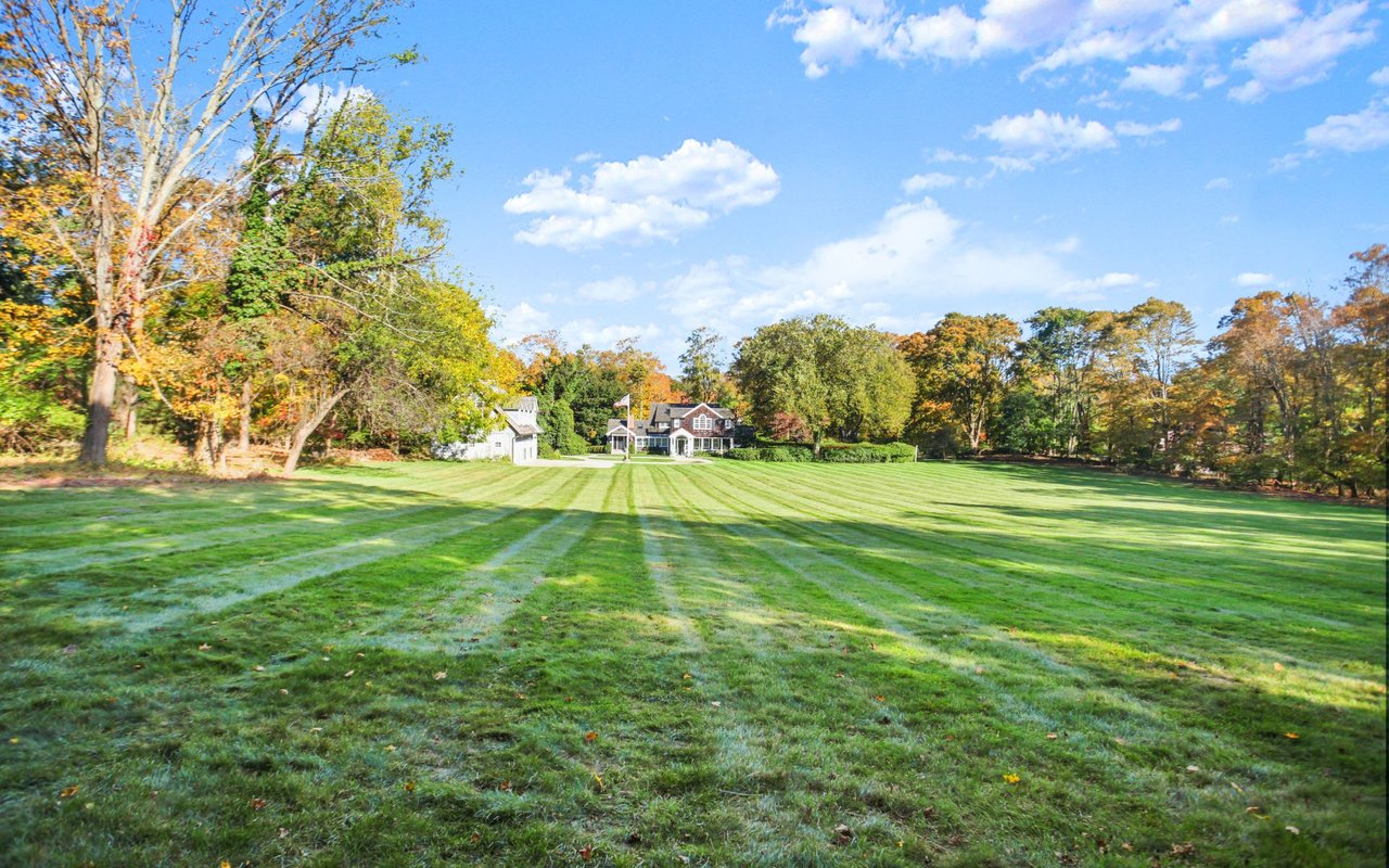 1081 Hillside Road