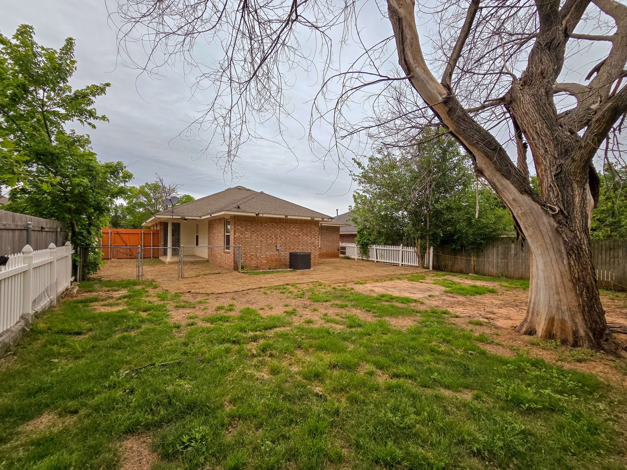 1211 Orchard Dr