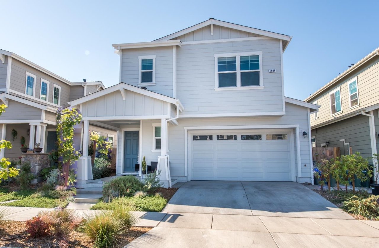 1484 Cecilia Dr 