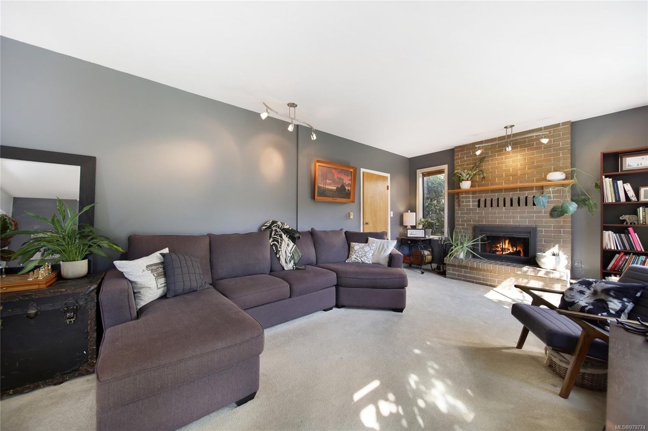 903 Graythorpe Pl