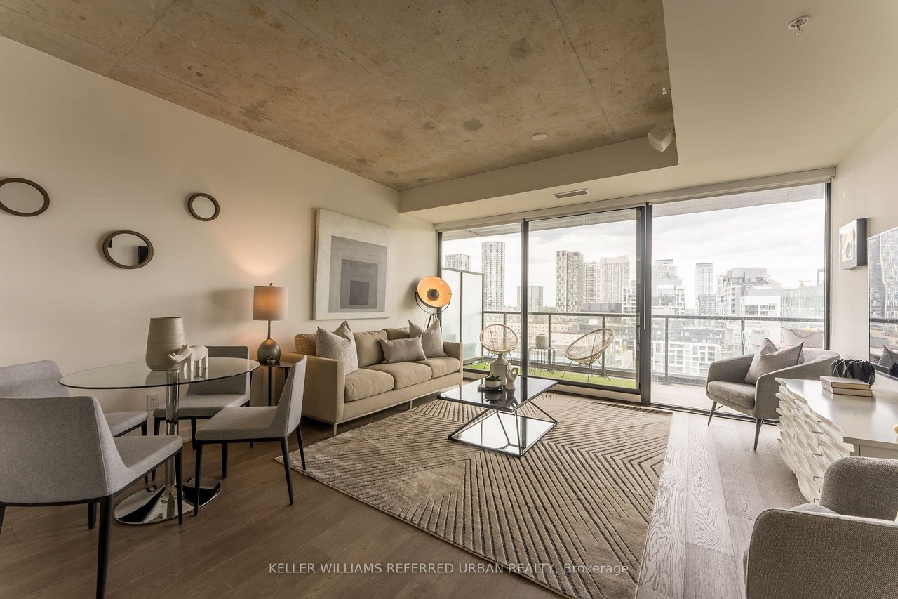 THOMPSON RESIDENCES 
