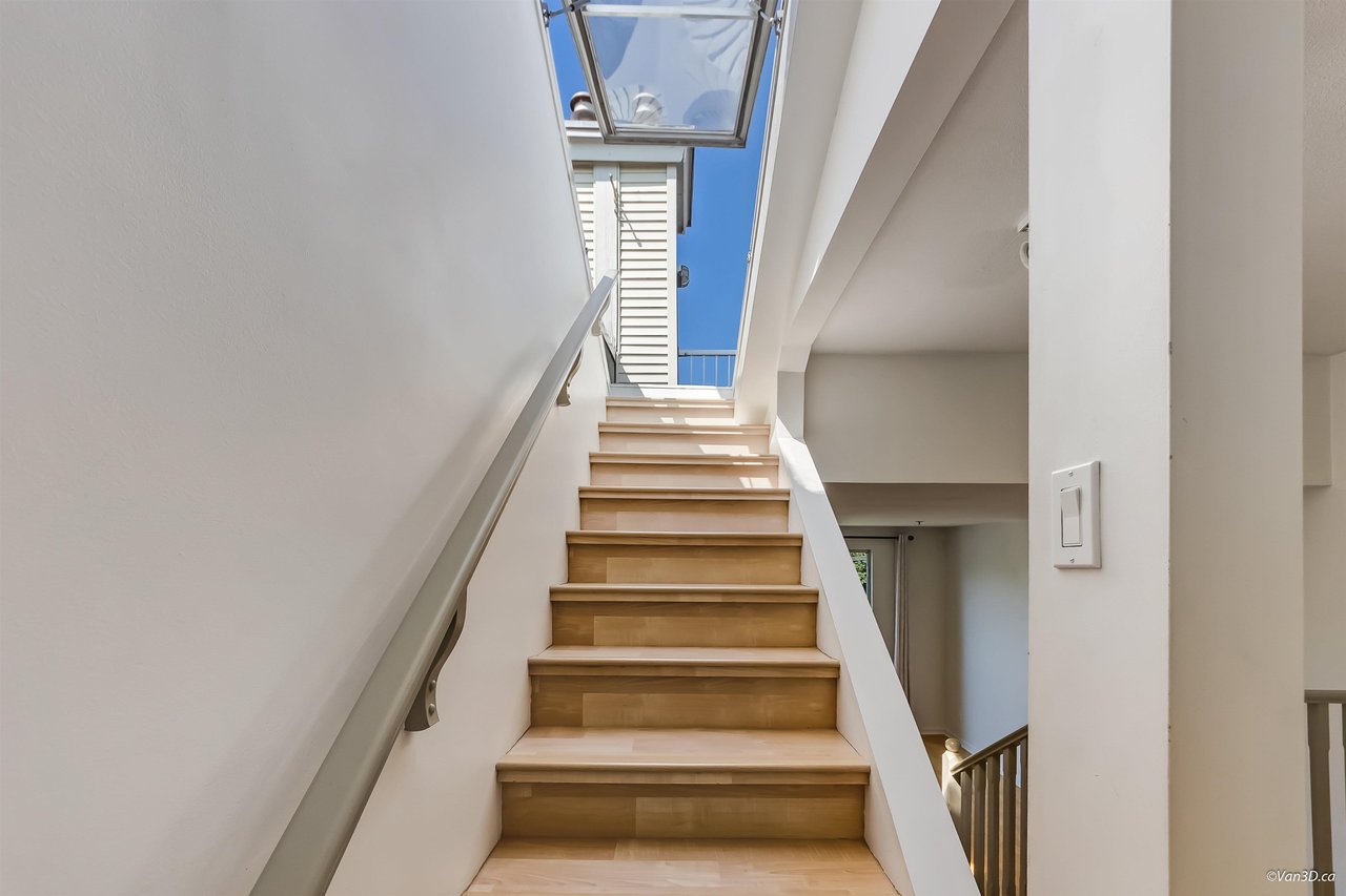 303-3727 W 10th Avenue, Vancouver
