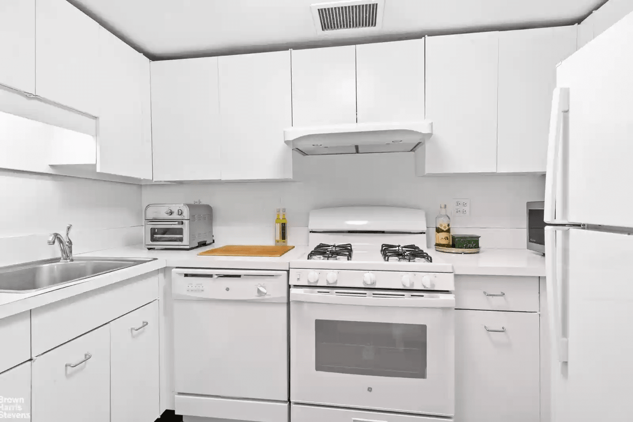 27 E 65th Street Unit: 11C