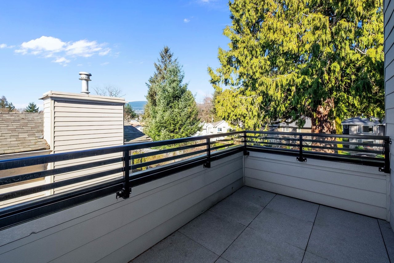 233 W 19th St