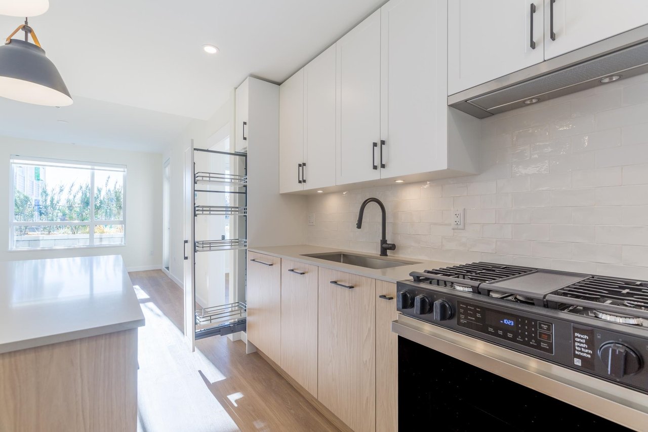207-27218 Aldergrove Town Center Dr