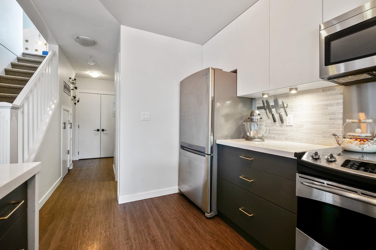 206-2960 E 29th Ave