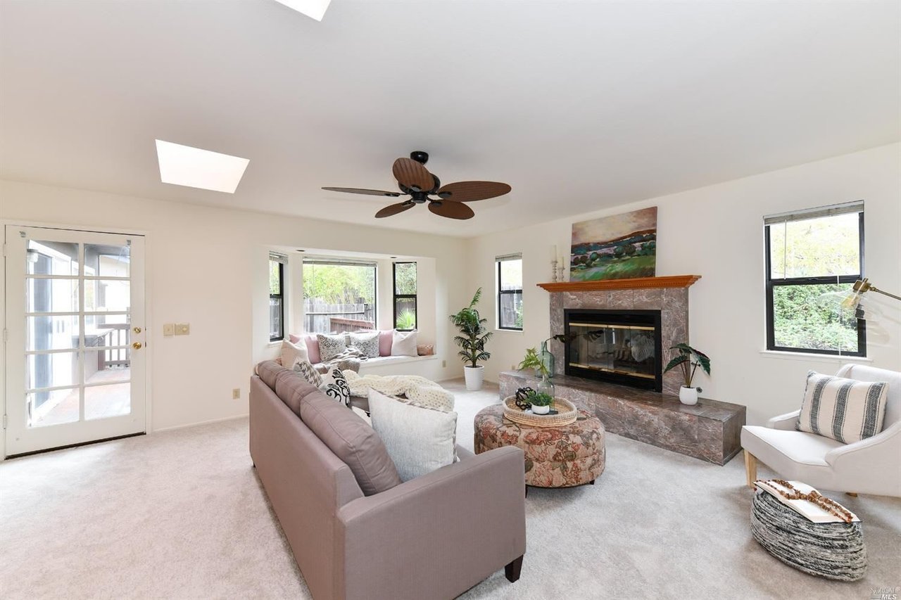 424 Simi Pl