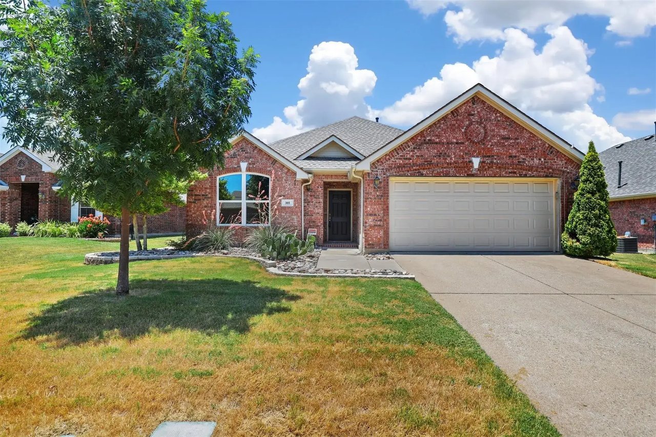 305 Mapleshade Dr