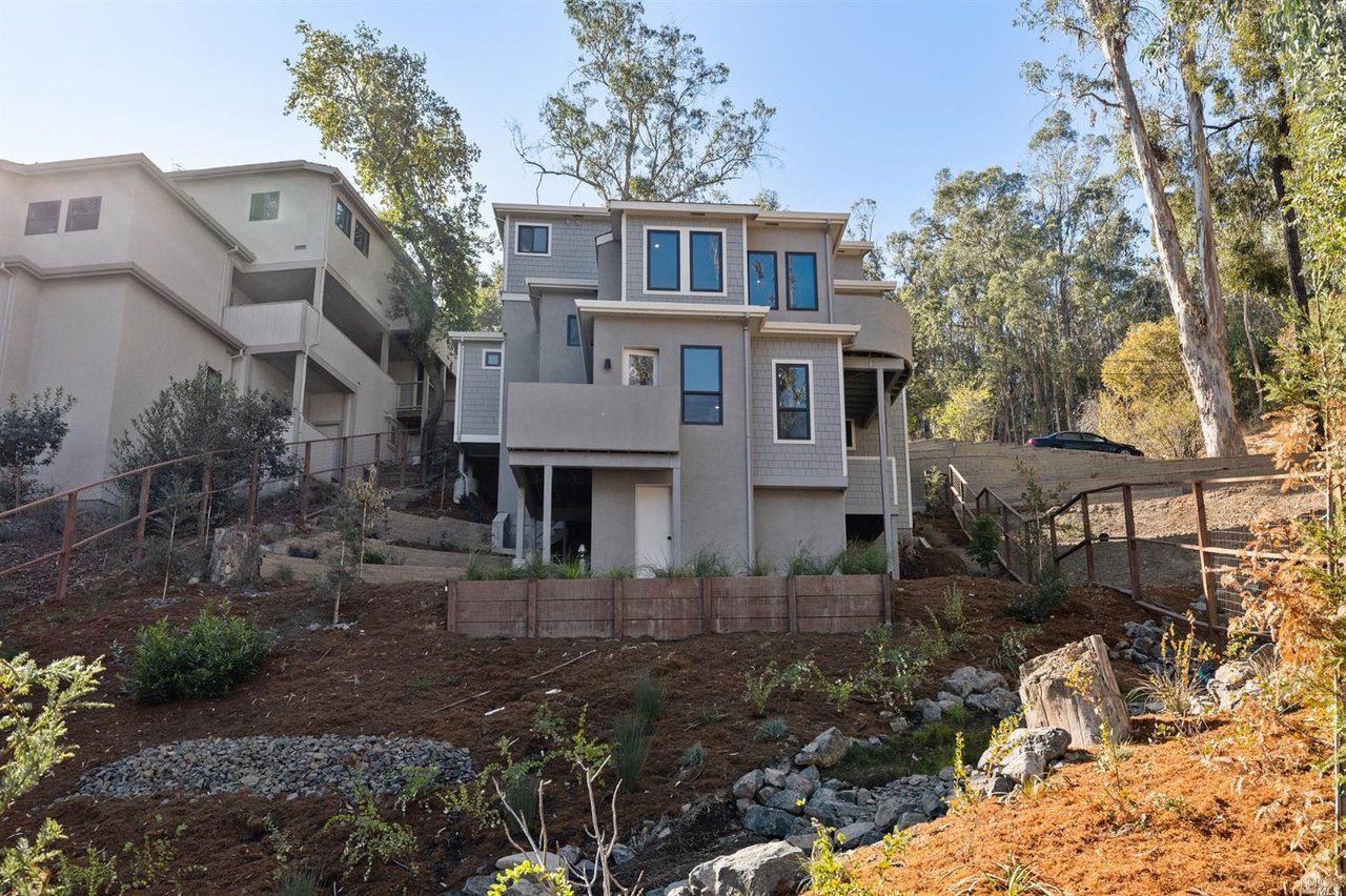 94 Fair Drive