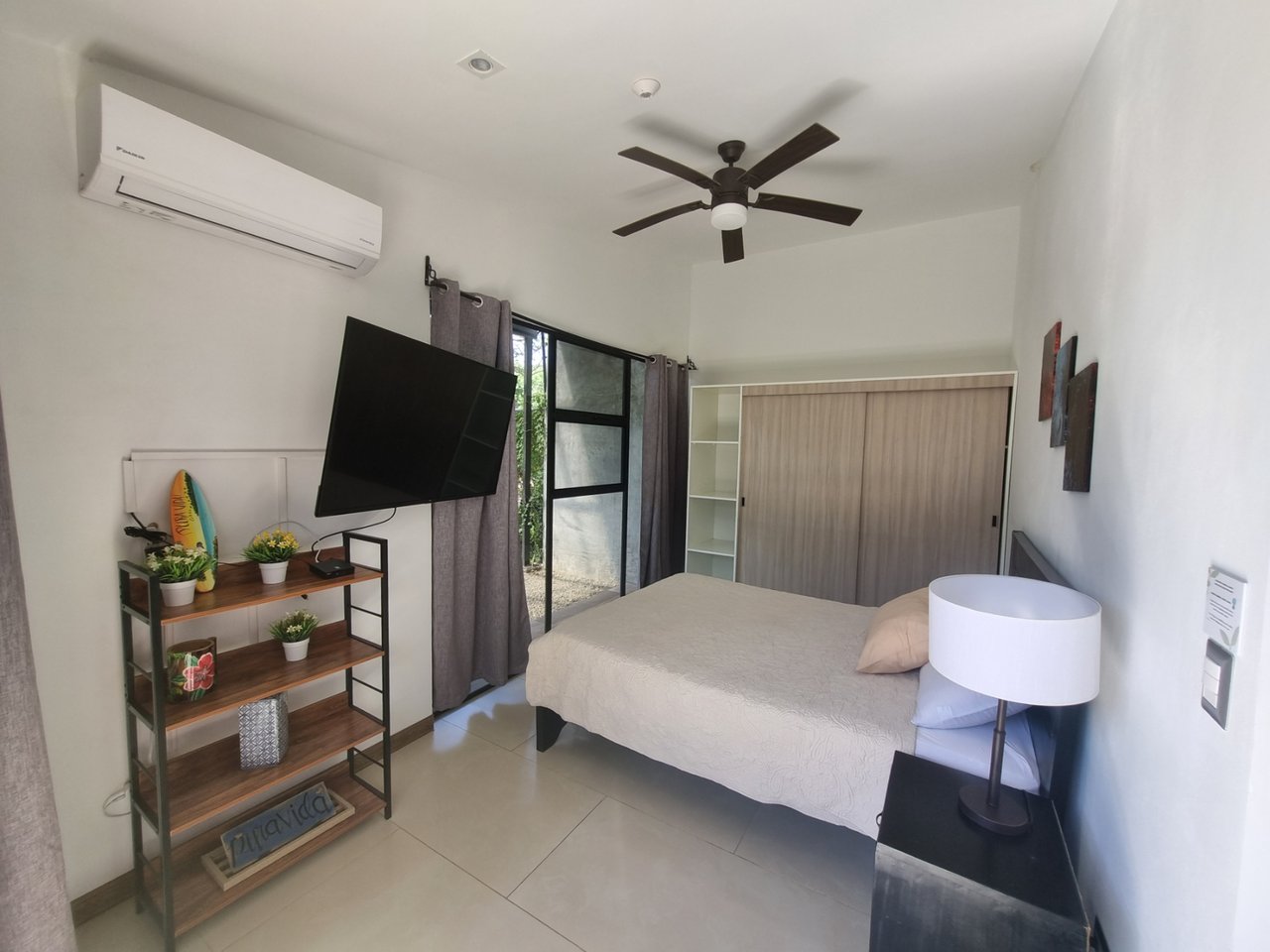 Contemporary Walk to Beach Home, Uvita, Puntarenas