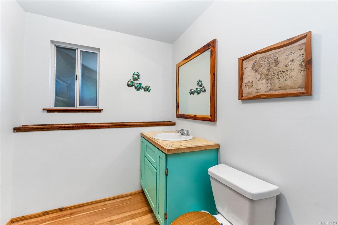 7678 Grieve Cres