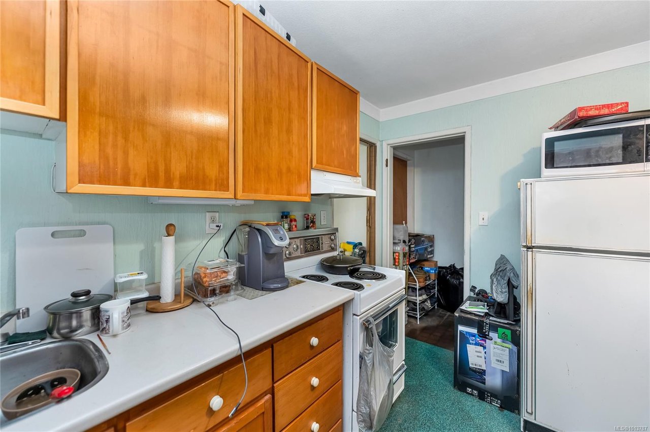 3938 Marjean Pl