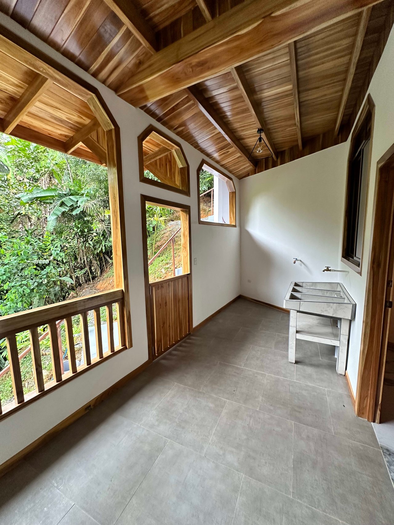 Discover the Charm of an Exotic Home in Las Tumbas, Costa Rica