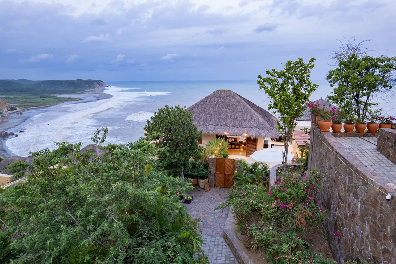 4 bedroom, Single Family Homes, Villa Playa, Montecito Beach Village