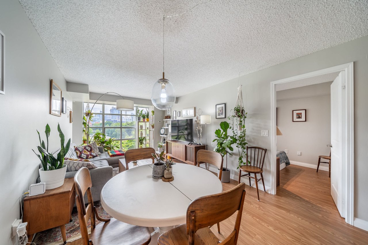 15 Stafford Street #401