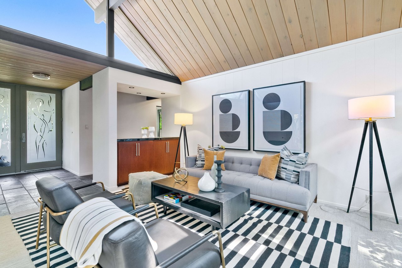 958 Eichler Drive