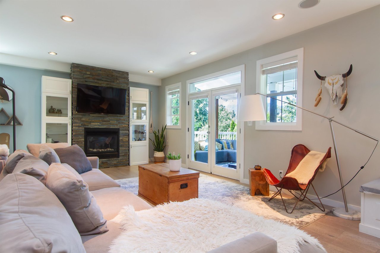 1039 Jay Cres