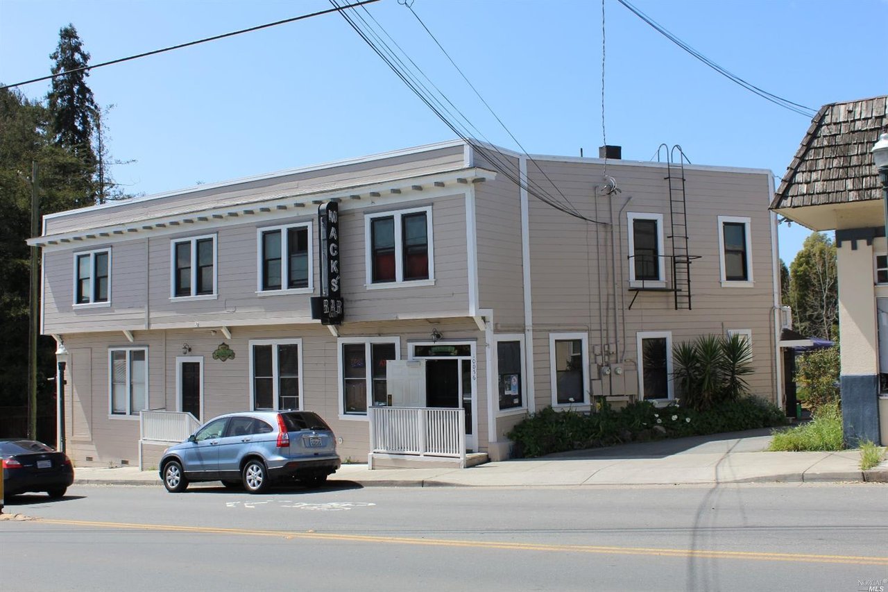10056 Main St. 
