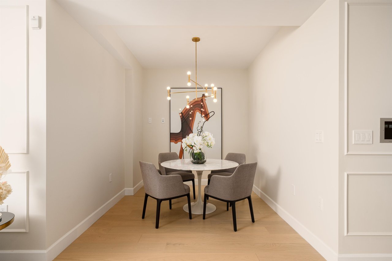 204-3668 W 10th Ave
