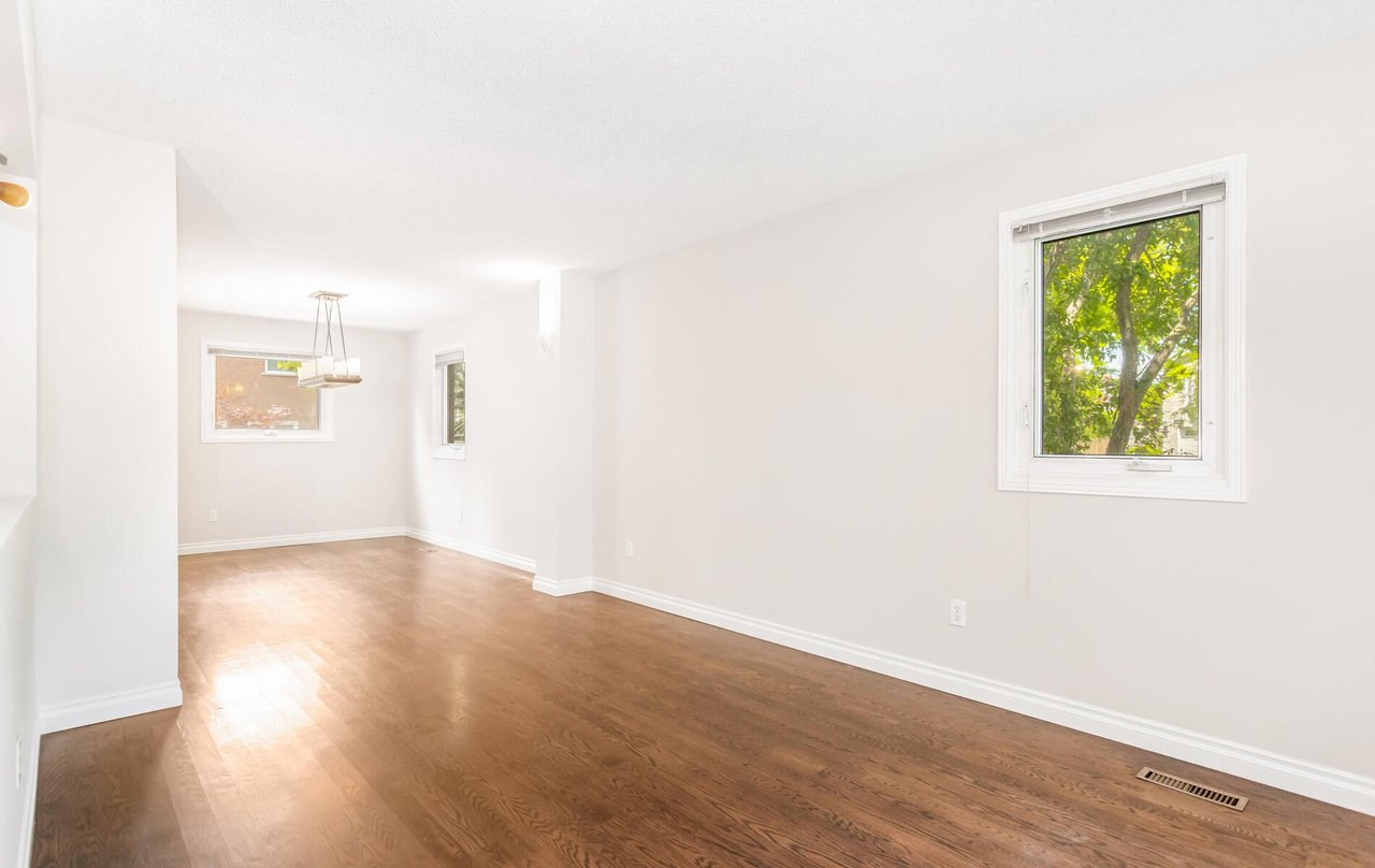 1308 Valerie Cres