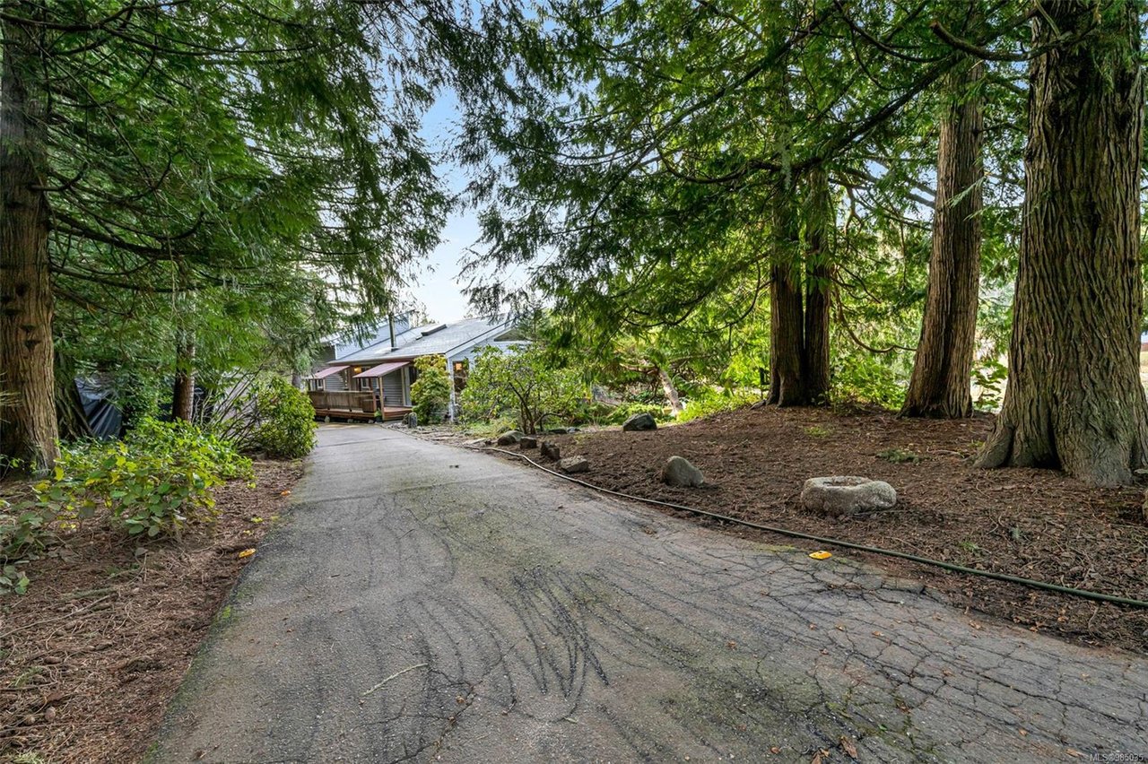 3398 Ridgeview Cres