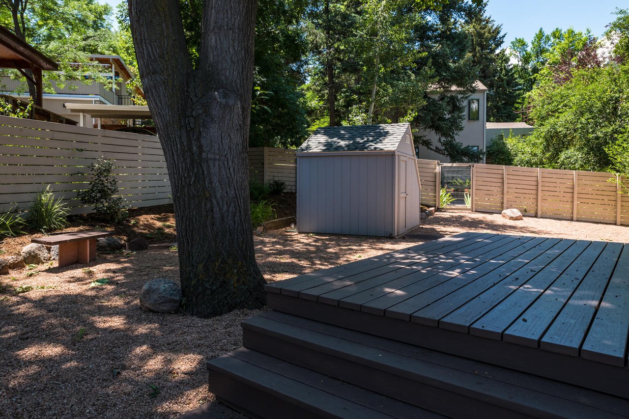 1010 Rosehill Dr
