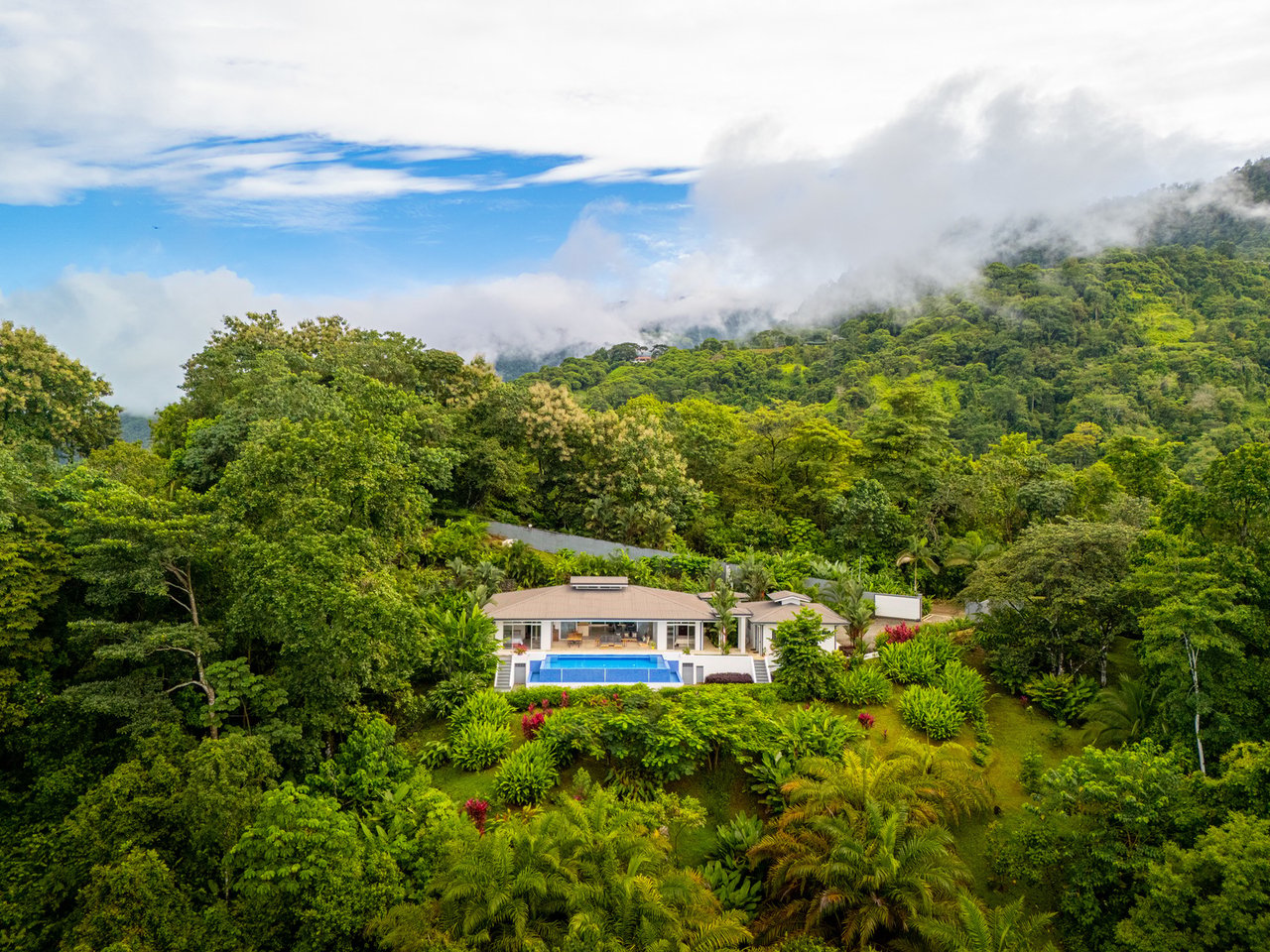 Modern Oceanview Infinity Pool Estate, Ojochal, Puntarenas