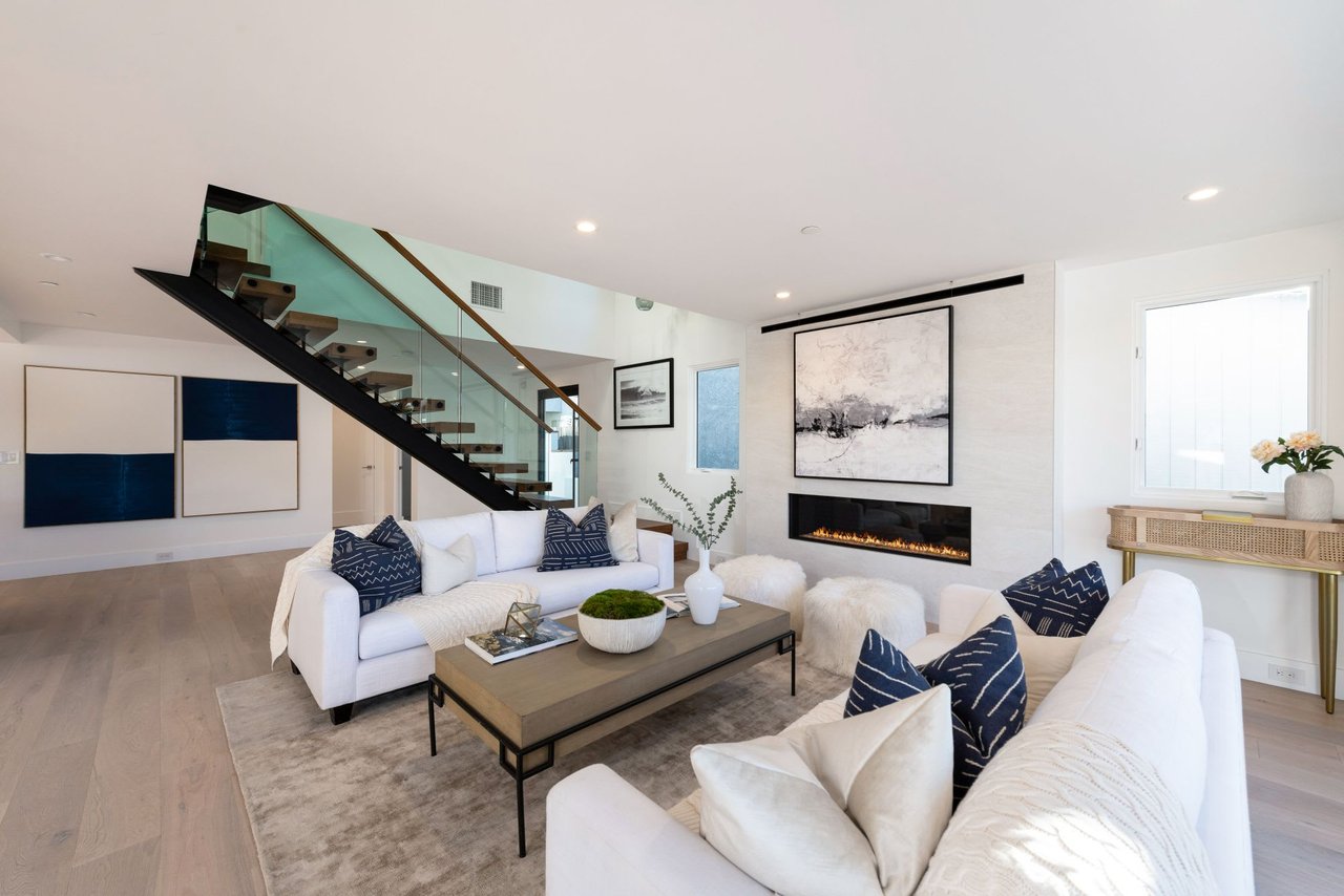 312 Jasmine Avenue Unit: 1