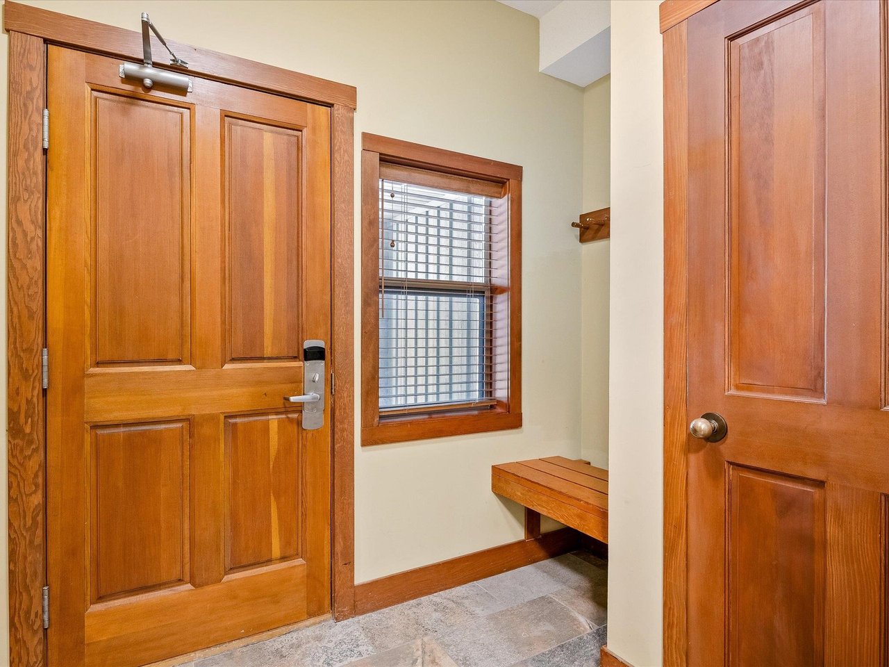 103G2-4653 Blackcomb Wy
