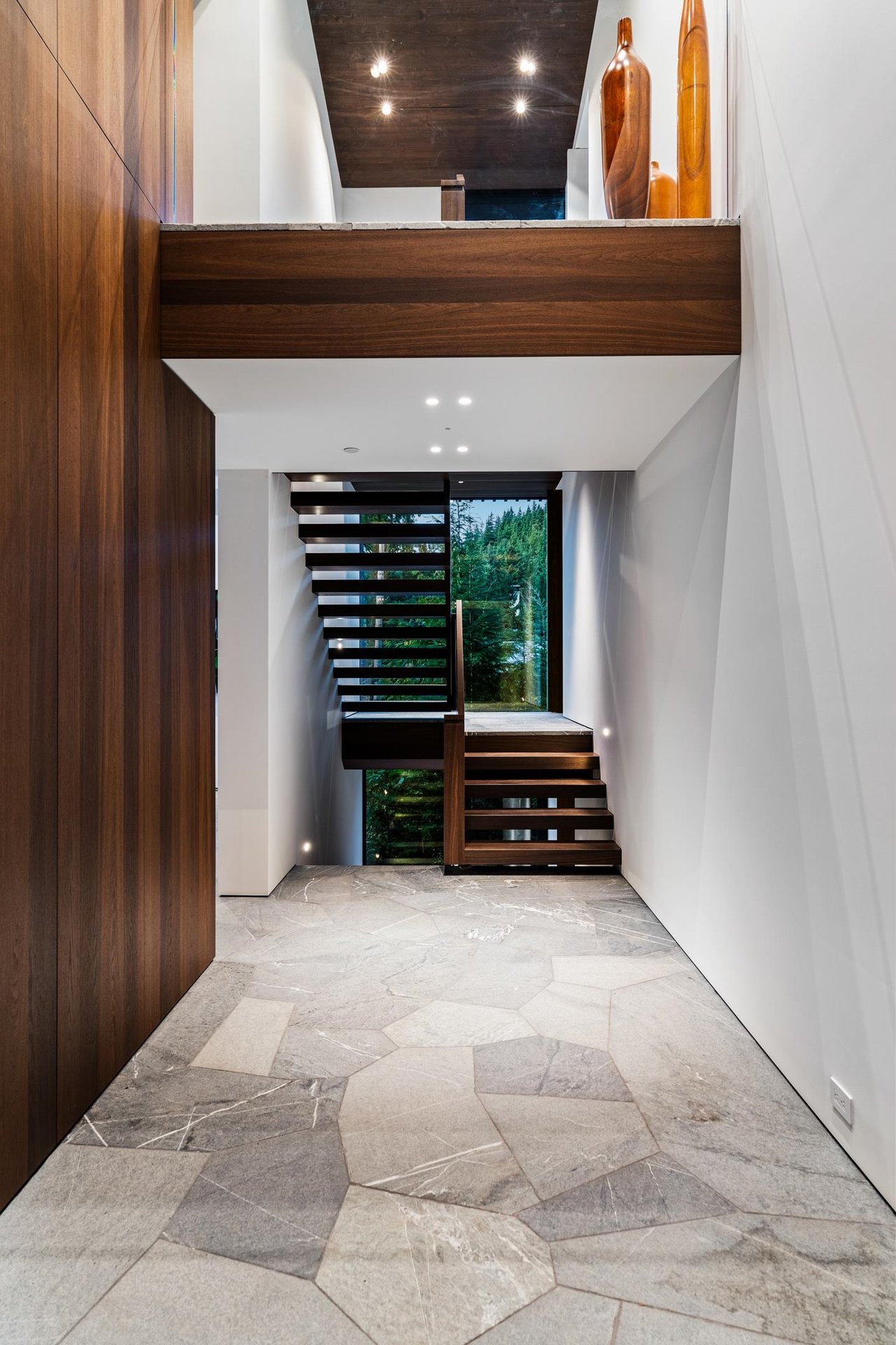 3296 Archibald Wy