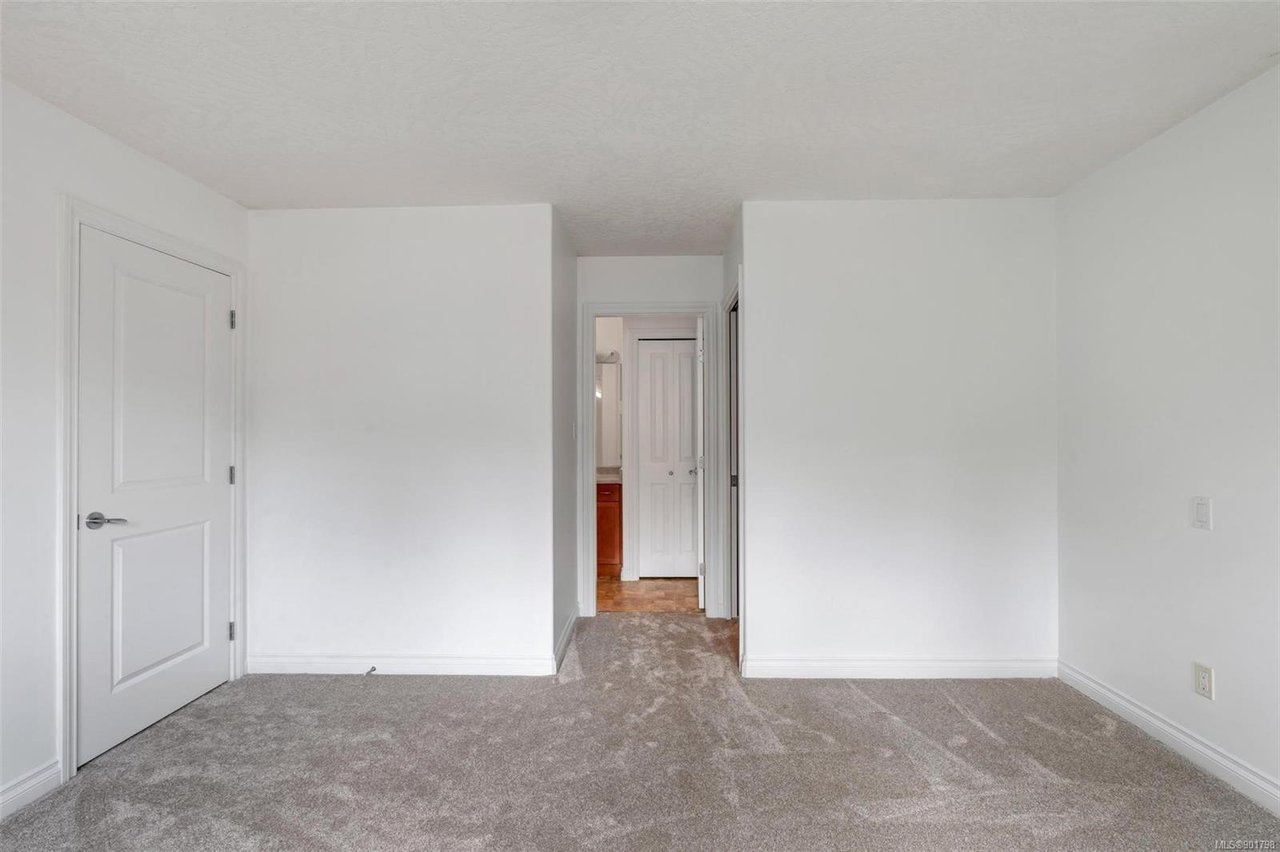 2-1405 Mallek Cres