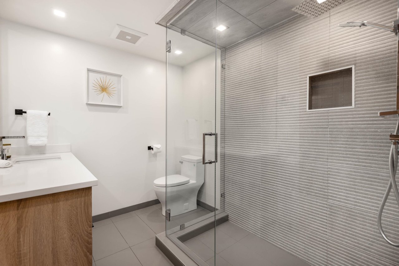 406-3317 Ptarmigan Pl