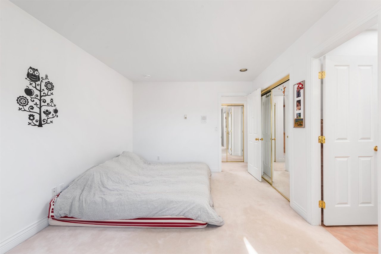 6160 Azure Rd