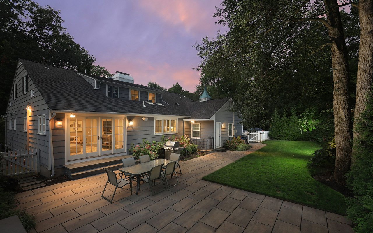 10 Hawthorn Dr