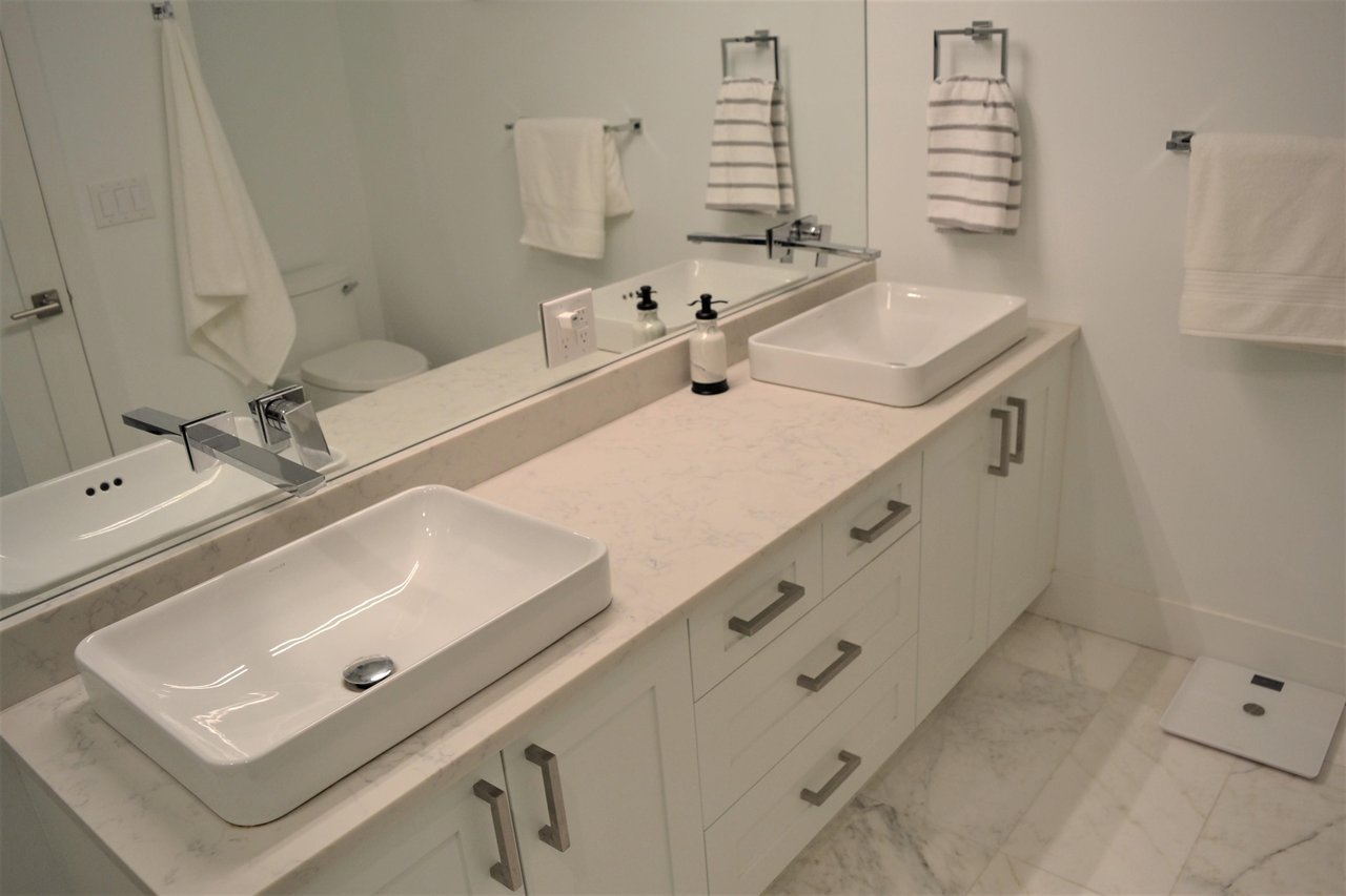 2519 W 8th Avenue, Vancouver