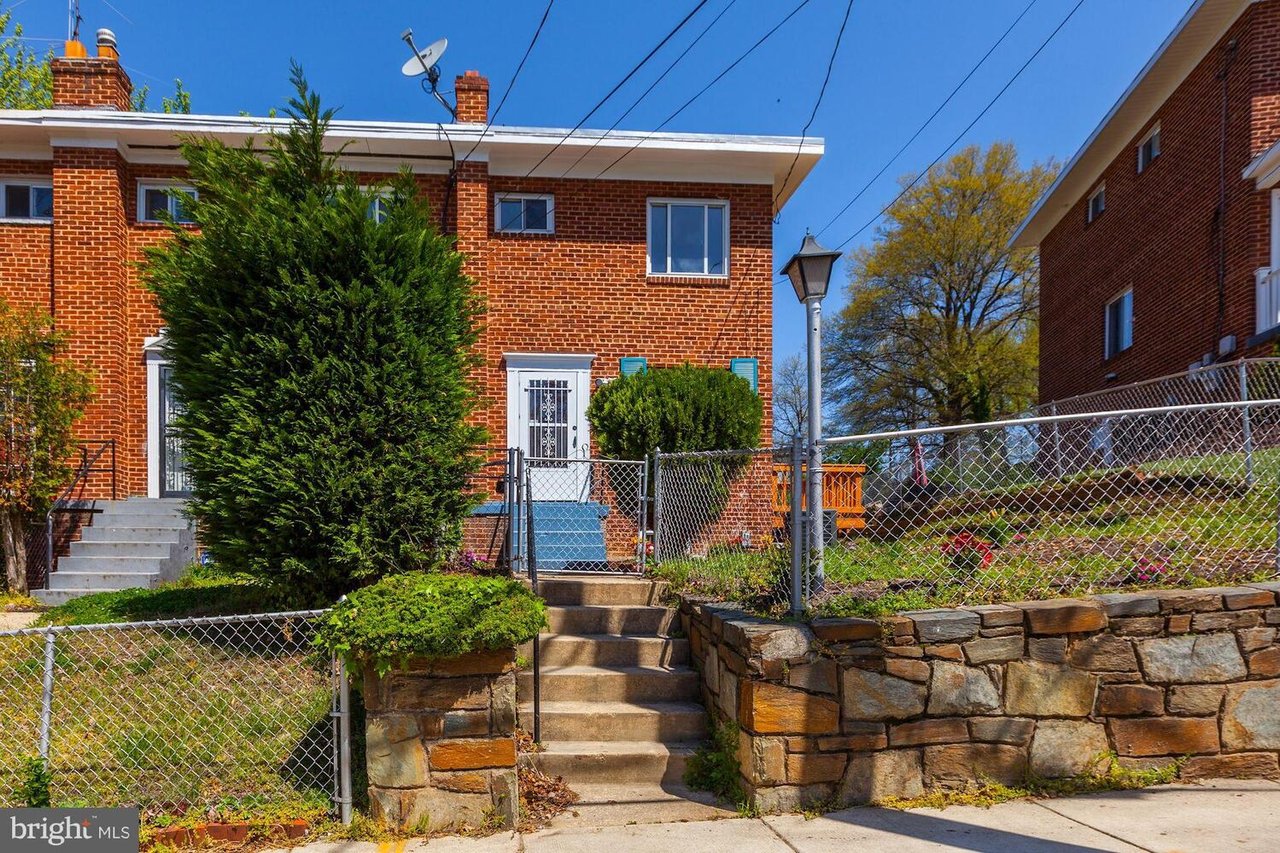810 Neptune Ave
