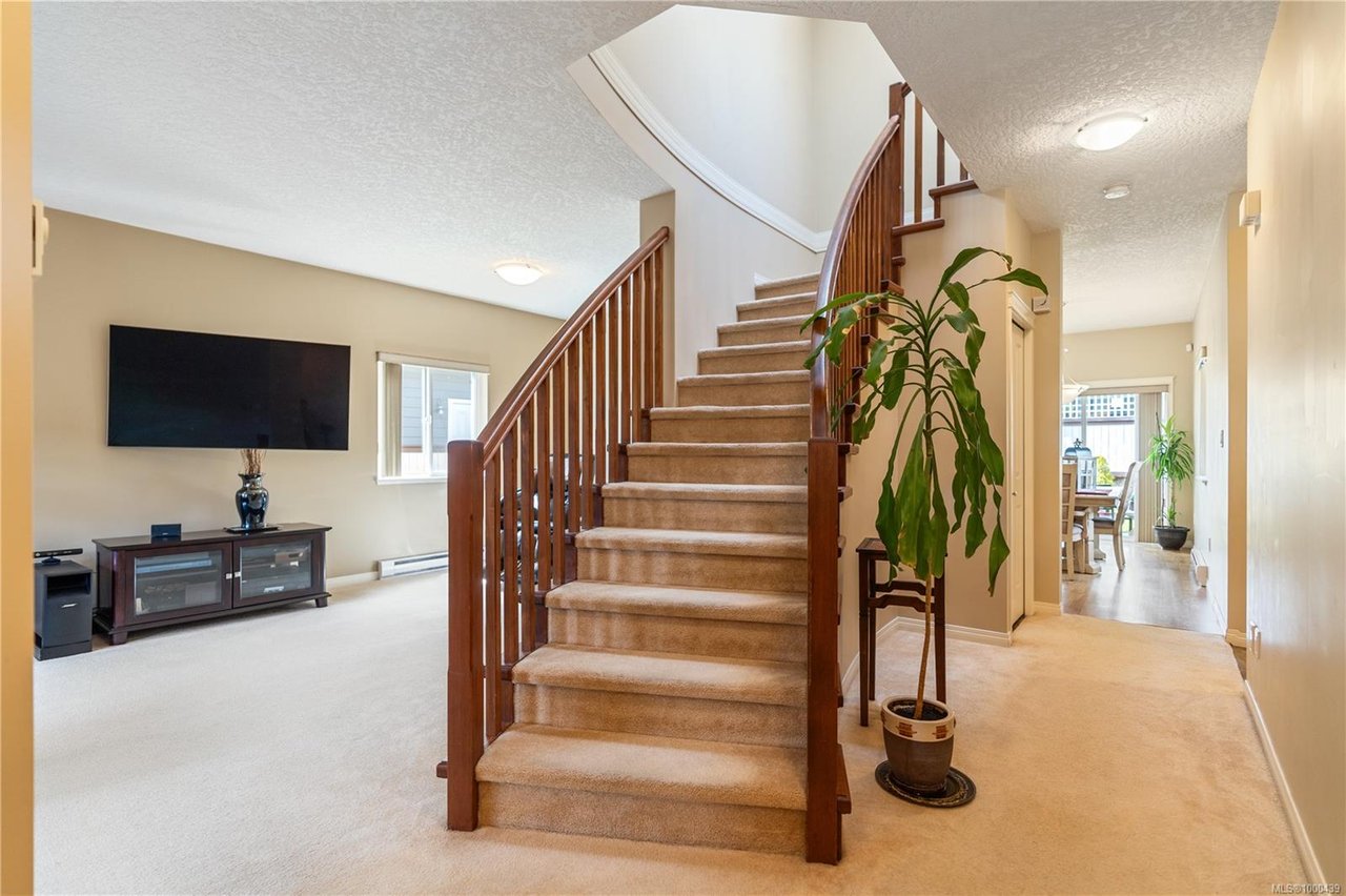 2450 Lund Rd, View Royal