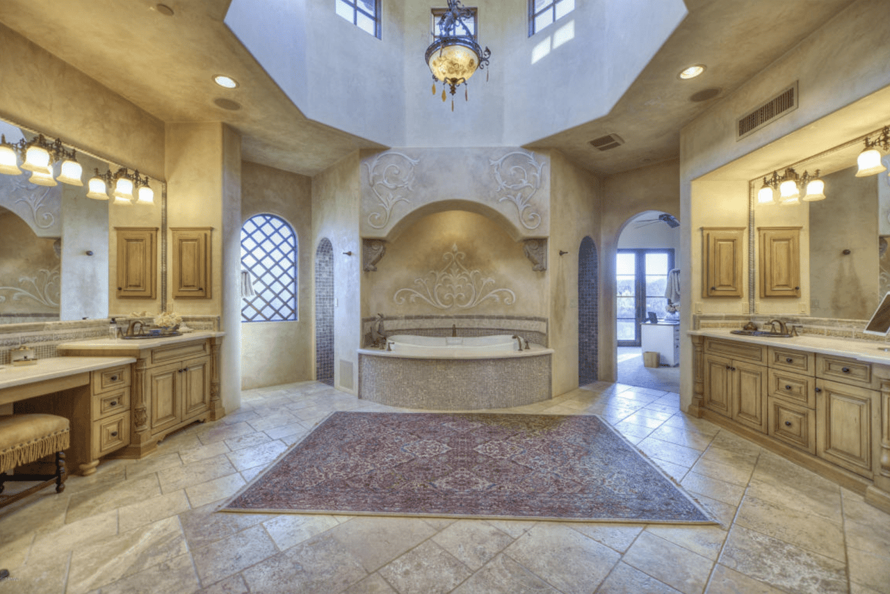 Luxury custom home in Scottsdale, AZ