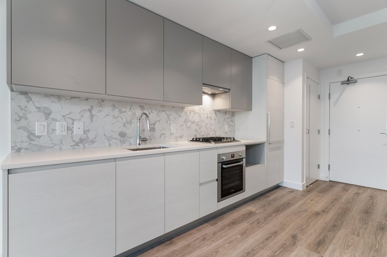 210-8181 Chester St