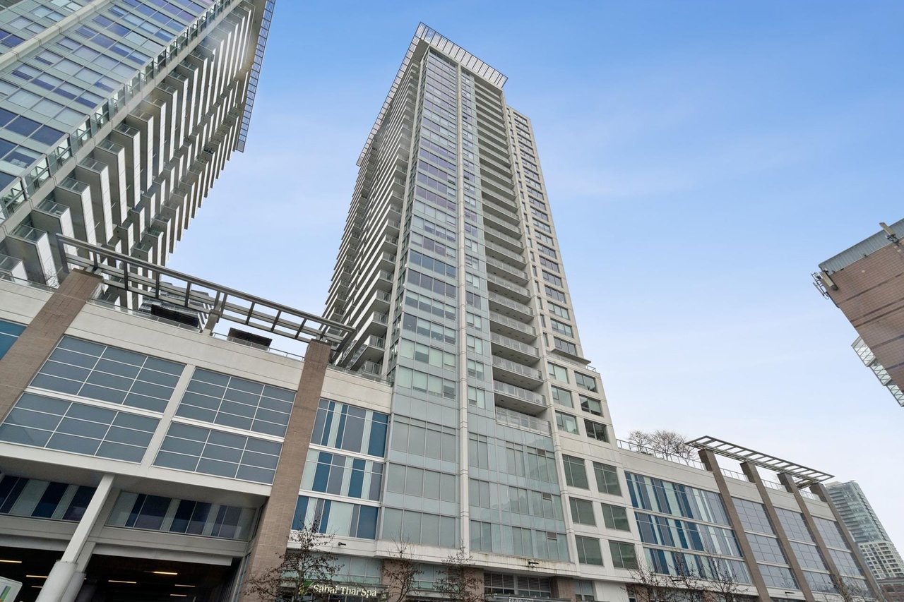 2103-908 Quayside Dr