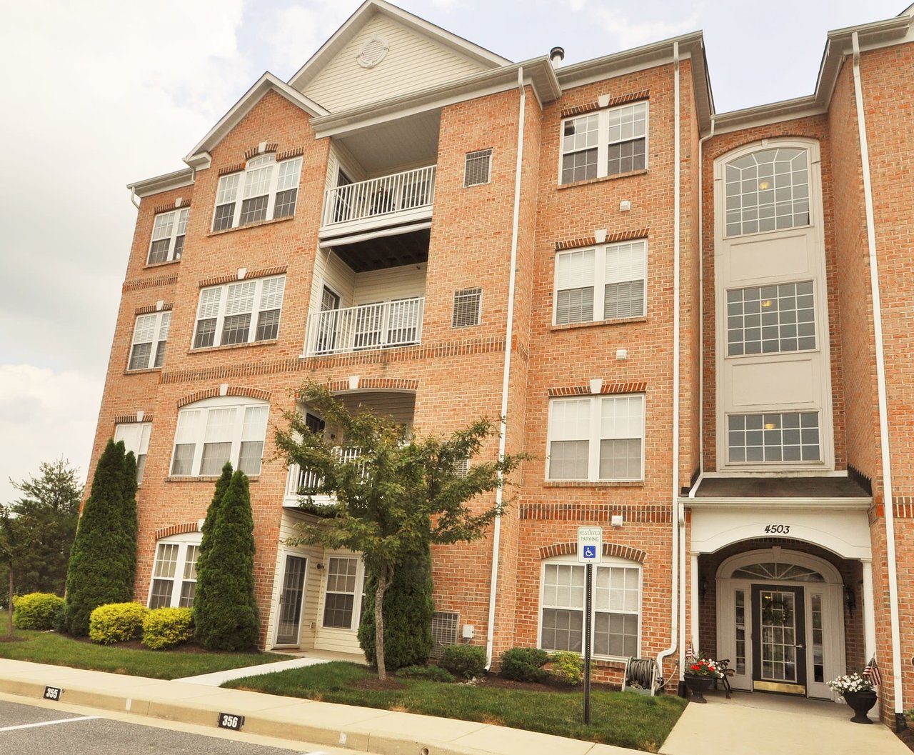 4503-N Dunton Terrace