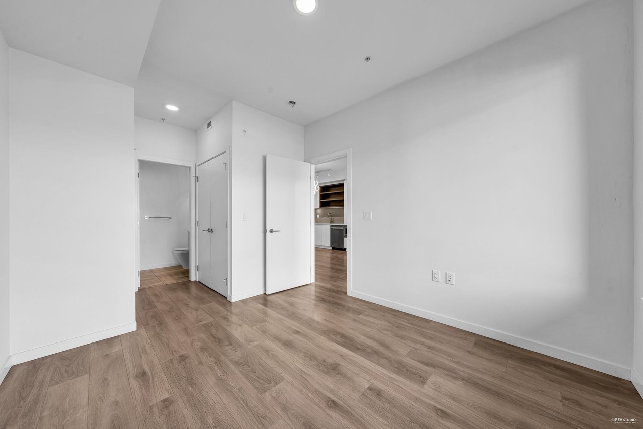 416-725 Marine Dr