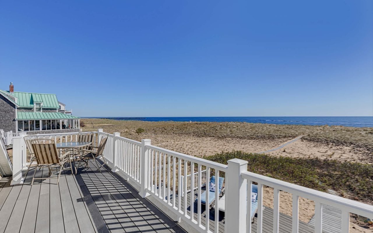 Tips for Successfully Staging and Selling Your Beachfront Asset