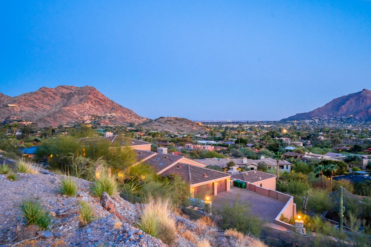 4540 E Moonlight Way, Paradise Valley, AZ