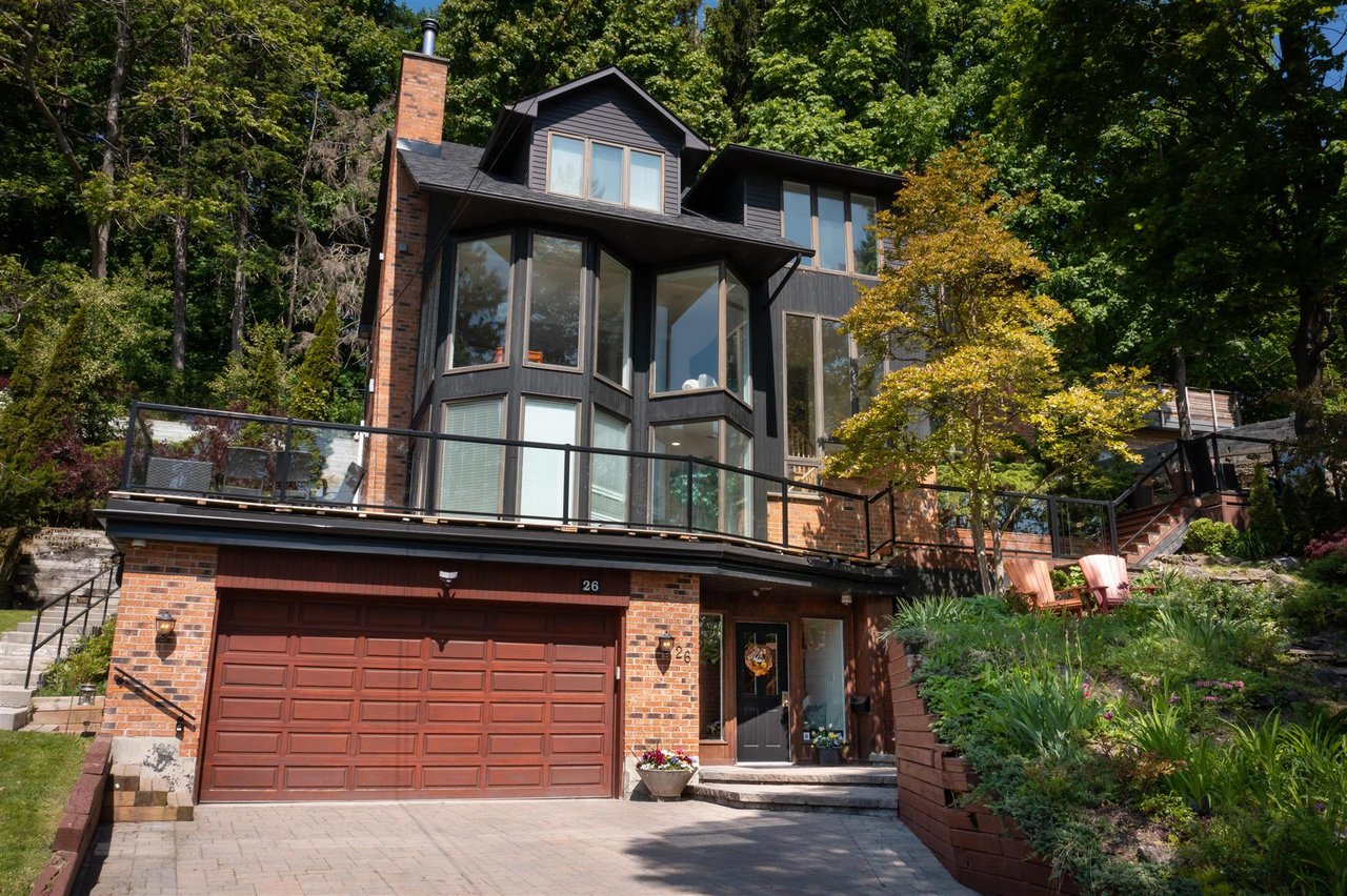 26 Bethune Blvd