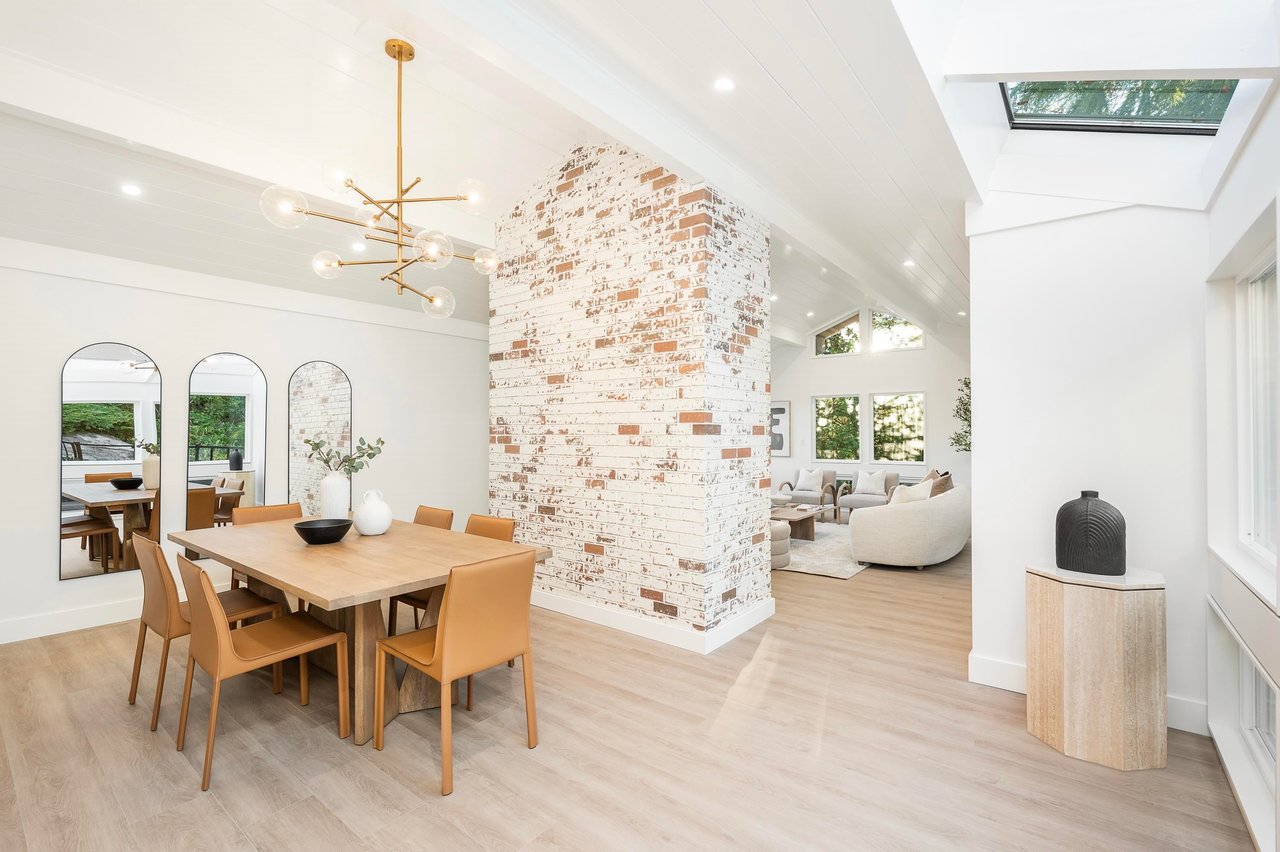 4433 Piccadilly North