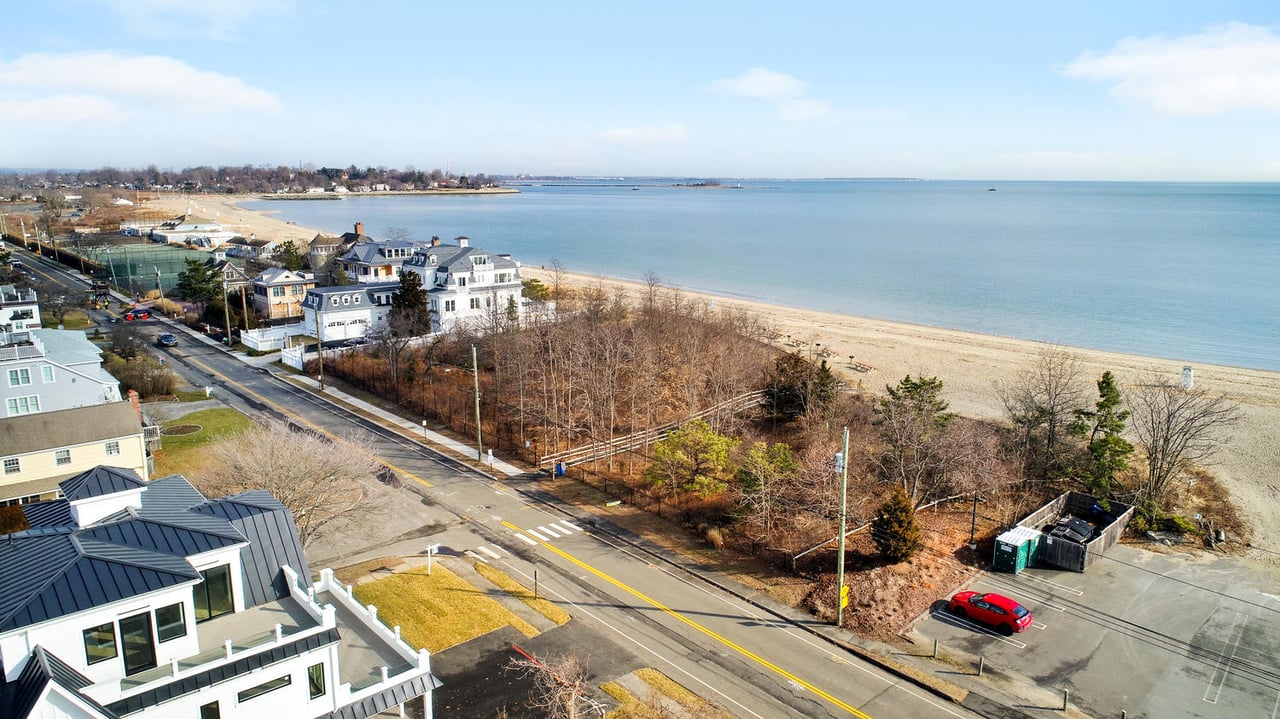 272 Fairfield Beach Rd