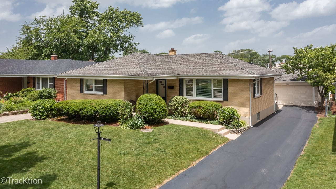 434 Lake Ave, Downers Grove